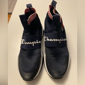 Champion Flyknits Size: M: 10 1/2 W: 12